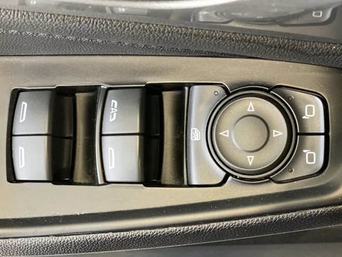 Used 2022 Chevrolet Traverse LT AWD/4WD image 16