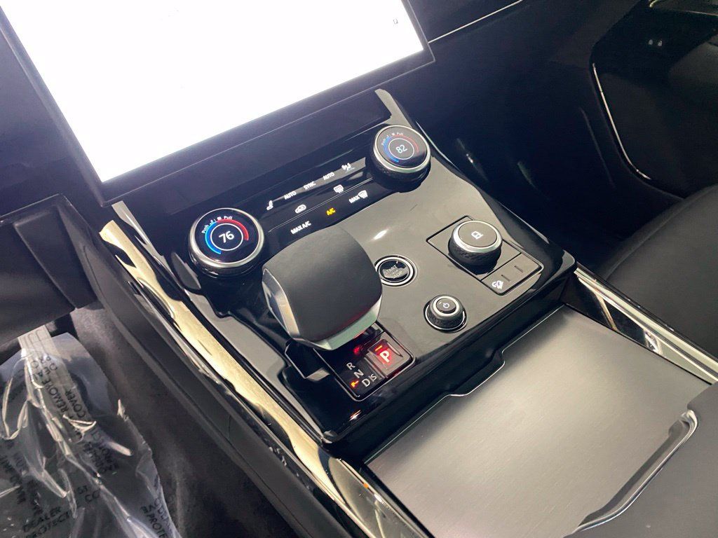 Used 2023 Land Rover Range Rover Sport SE AWD/4WD image 18