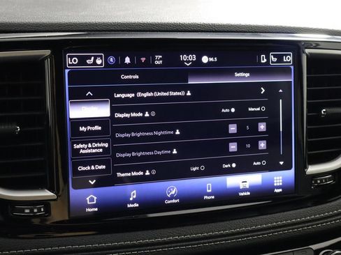Used 2025 Chrysler Pacifica Select AWD/4WD image 34