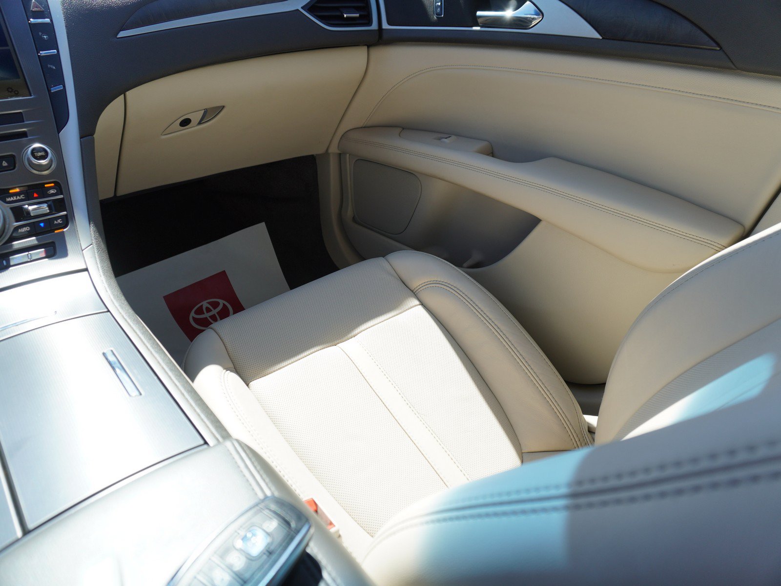 Used 2017 Lincoln MKZ Reserve w/ Technology Package FWD image 17