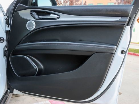 Used 2018 Alfa Romeo Stelvio Ti Sport image 10
