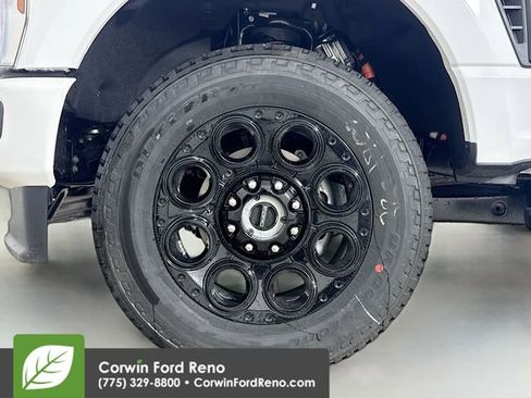 New 2026 Ford F250 Lariat w/ Black Appearance Package image 33