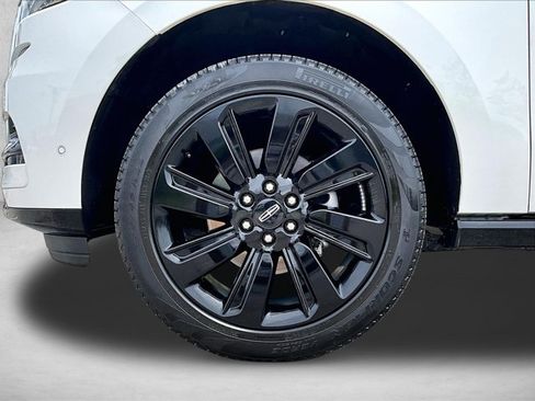 Used 2022 Lincoln Navigator Reserve RWD image 10