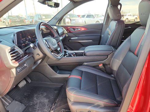 New 2026 Chevrolet Traverse RS w/ LPO, Floor Liner Package image 12