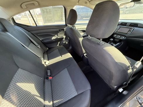 Used 2021 Nissan Versa S image 32