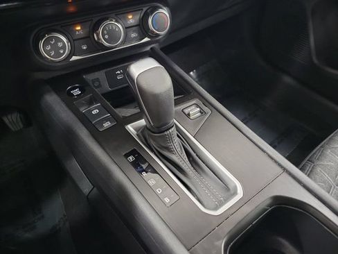 Used 2025 Nissan Kicks SV FWD image 30