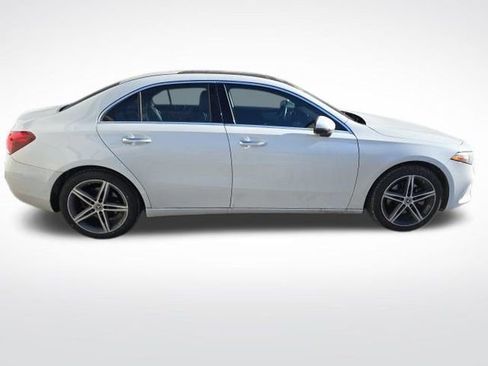Used 2019 Mercedes-Benz A 220 4MATIC image 8