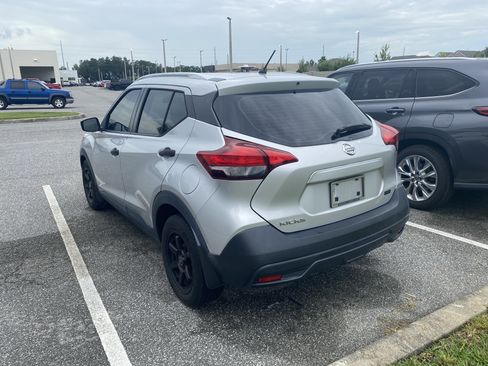 Used 2019 Nissan Kicks S FWD image 20