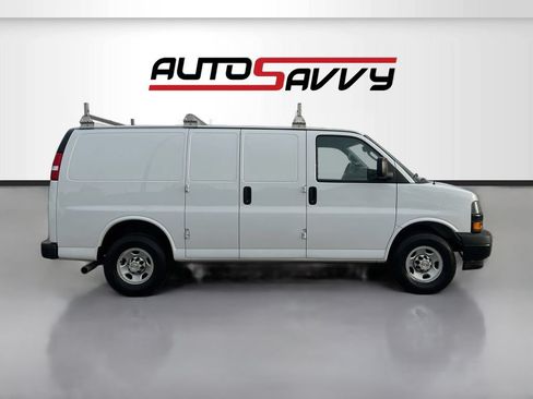 Used 2024 Chevrolet Express 2500 RWD image 8
