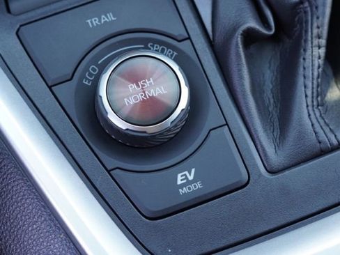 Used 2021 Toyota RAV4 XSE AWD/4WD image 41