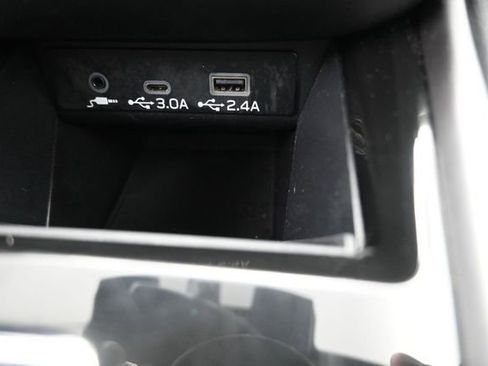 Used 2024 Subaru Outback Limited AWD/4WD image 4