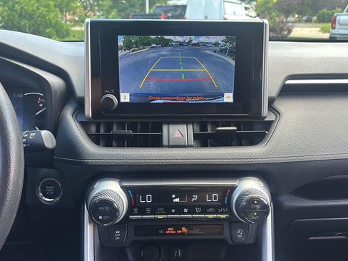 Used 2024 Toyota RAV4 XLE FWD image 32