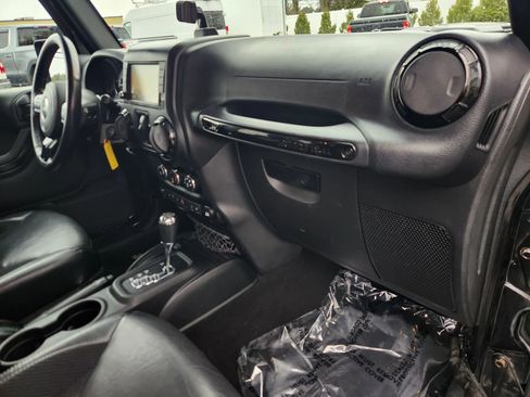 Used 2017 Jeep Wrangler Unlimited Sahara AWD/4WD image 50