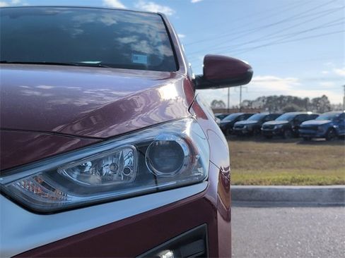 Used 2022 Hyundai Ioniq SE image 12