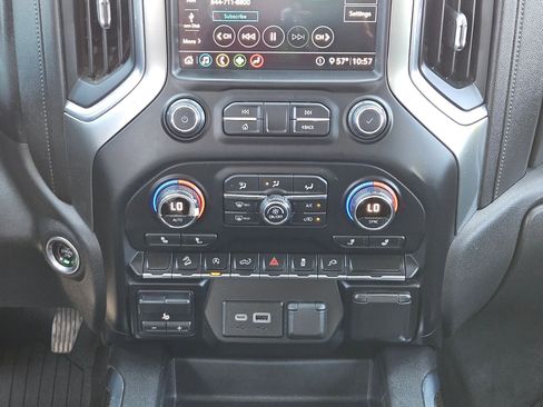 Used 2020 Chevrolet Silverado 1500 LT Trail Boss image 19