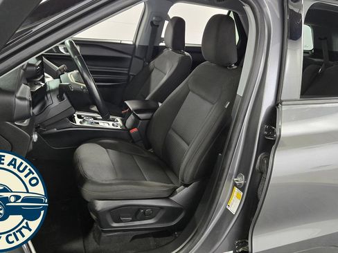 Used 2022 Ford Explorer XLT AWD/4WD image 29
