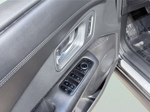 Used 2023 Nissan Ariya FWD image 20