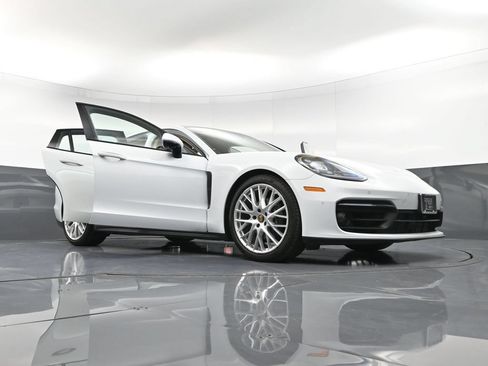 Certified 2023 Porsche Panamera 4 AWD/4WD image 36