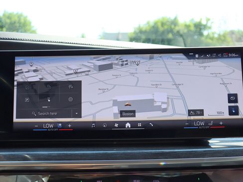 Used 2023 BMW i7 xDrive60 AWD/4WD image 28