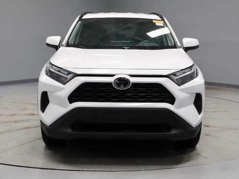 Used 2025 Toyota RAV4 XLE AWD/4WD image 7