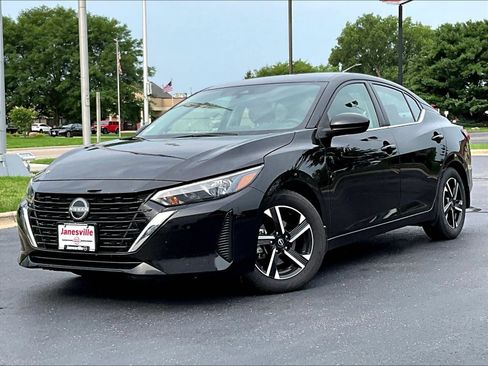 Used 2024 Nissan Sentra SV FWD image 2