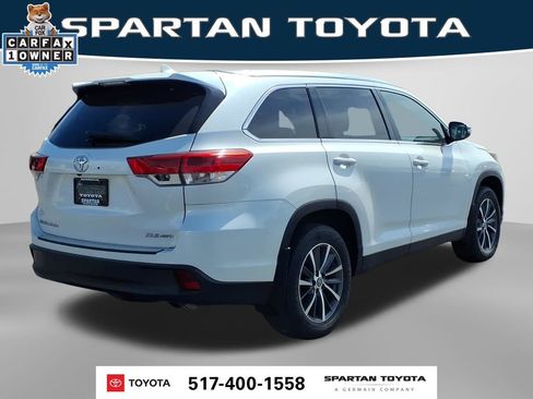 Used 2019 Toyota Highlander XLE AWD/4WD image 6