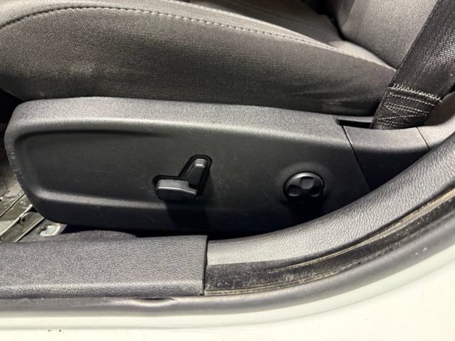 Used 2019 Dodge Charger SXT RWD image 12