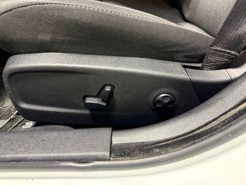 Used 2019 Dodge Charger SXT RWD image 12