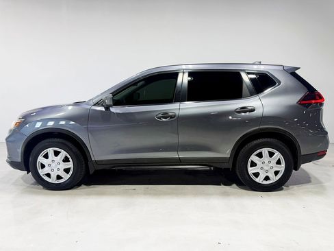 Used 2018 Nissan Rogue S image 4