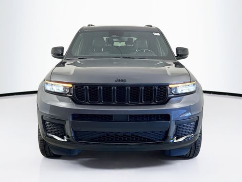 Used 2022 Jeep Grand Cherokee L Altitude image 2