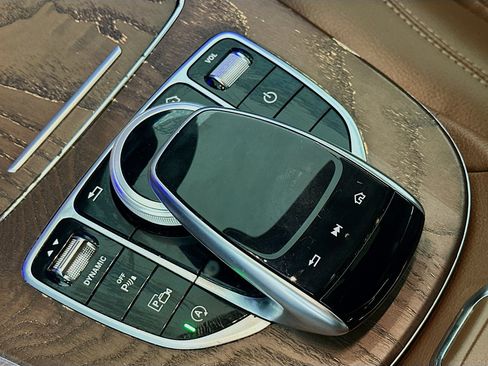 Used 2018 Mercedes-Benz E 300 image 26