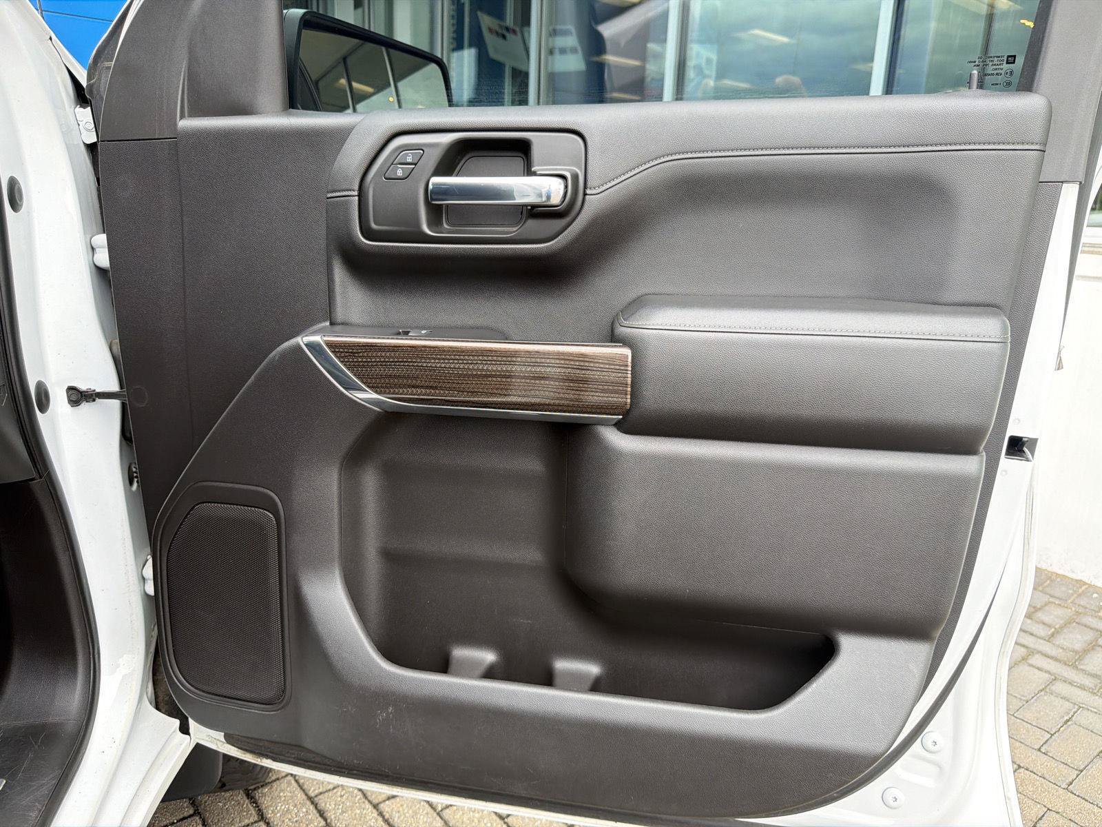 Used 2020 Chevrolet Silverado 1500 RST w/ RST Value Package AWD/4WD image 28