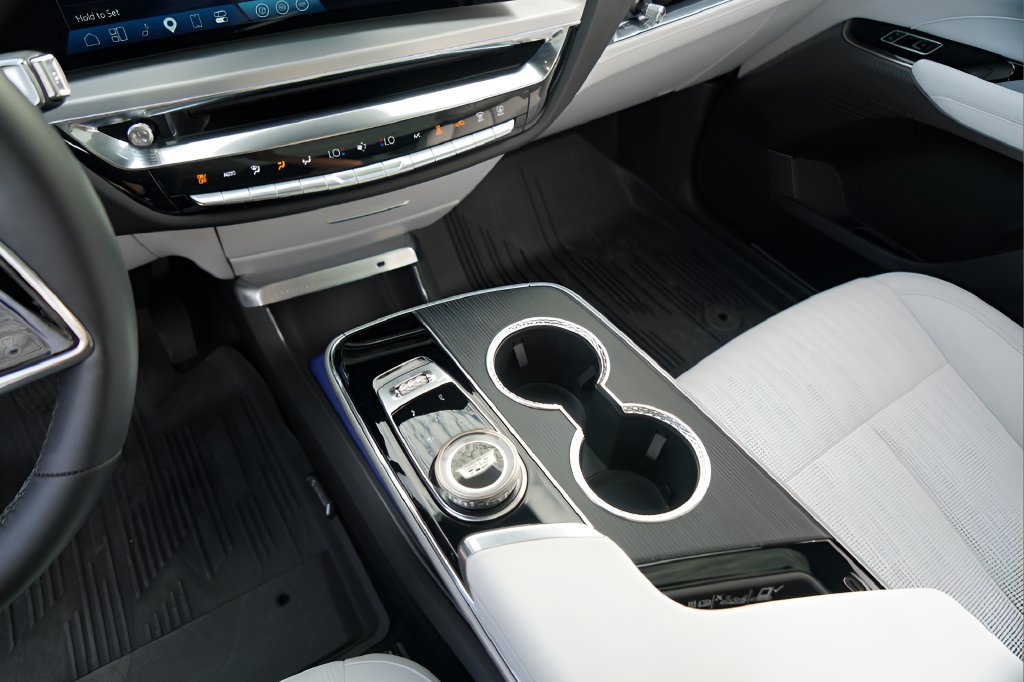 Certified 2025 Cadillac Lyriq Luxury w/ LPO, Floor Liner Package RWD image 18