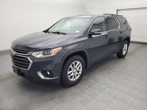 Used 2019 Chevrolet Traverse LT FWD image 2
