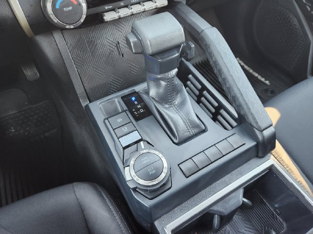 Certified 2025 Toyota Tacoma SR5 AWD/4WD image 19