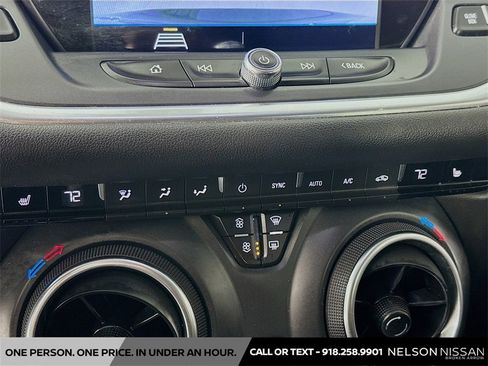 Used 2020 Chevrolet Blazer LT image 15