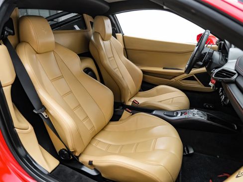 Used 2014 Ferrari 458 Italia Coupe RWD image 61
