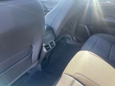 Used 2025 Chevrolet Equinox LT image 24