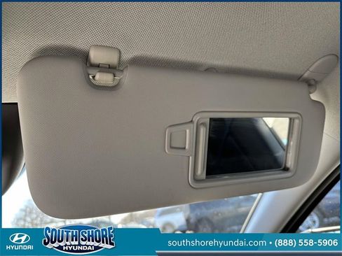 Certified 2021 Hyundai Elantra SE image 35