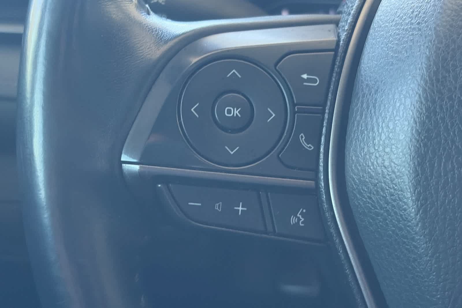 Used 2022 Toyota Camry SE FWD image 23