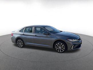 Used 2025 Volkswagen Jetta SE video 2