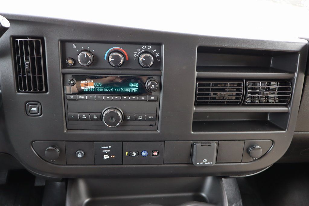 New 2025 Chevrolet Express 3500 w/ Chrome Appearance Package RWD image 4