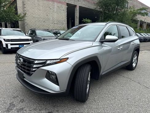 Used 2024 Hyundai Tucson SEL AWD/4WD image 3