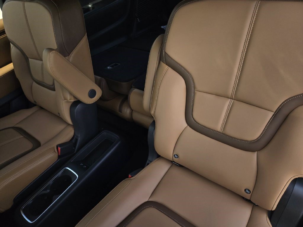 New 2026 Nissan Armada SL w/ Captain's Chari Seat Package AWD/4WD image 13