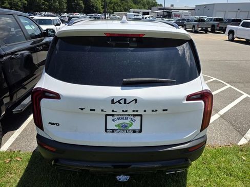 Used 2022 Kia Telluride SX w/ SX Prestige Package AWD/4WD image 3