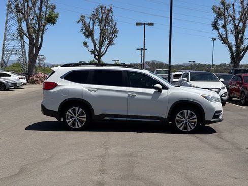 Used 2022 Subaru Ascent Limited w/ Technology Package AWD/4WD image 4