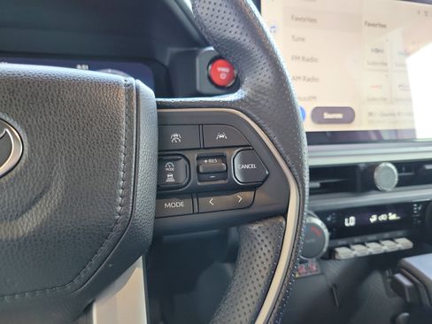Certified 2025 Toyota 4Runner TRD Off-Road Premium image 18