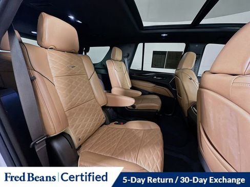 Used 2023 Cadillac Escalade Premium Luxury w/ LPO, Radiant Package image 32