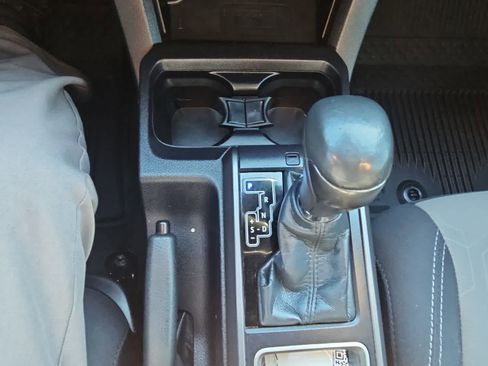 Used 2021 Toyota Tacoma TRD Sport w/ Technology Package image 18