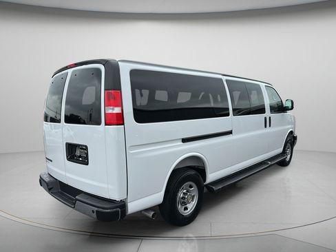 Used 2025 Chevrolet Express 3500 LT w/ LT Preferred Equipment Group RWD image 7